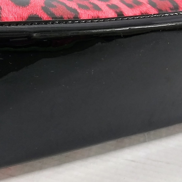 Black and Red Leopard print patent leather purse ♥️ - Picture 7 of 12